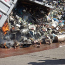 Gefahrgut-Lkw brannte vor Einkaufszentrum in Simmering