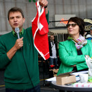 Kurt Fischer und Manuela Matt belohnten die flei__igen Radler.JPG