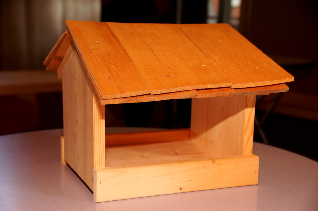 Ein Vogelh__uschen_ gebaut bei Dachdecker H__mmerle.JPG