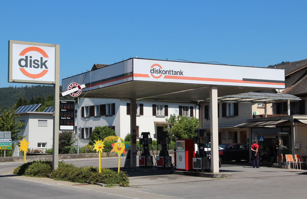 Foto2_Er__ffnung ABF_DISK Tankstelle Satteins.jpg
