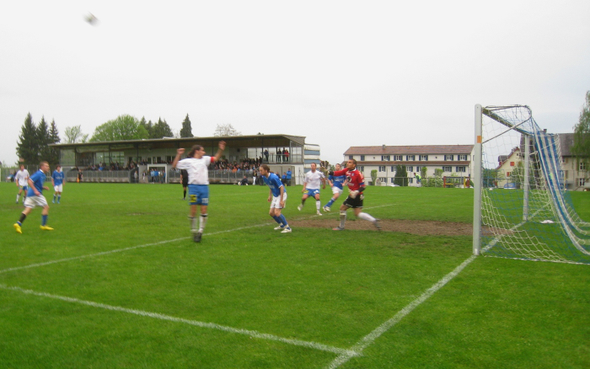 Fu__ball Spiel Lochau Lustenau 2010 _25__jpg-1272813687