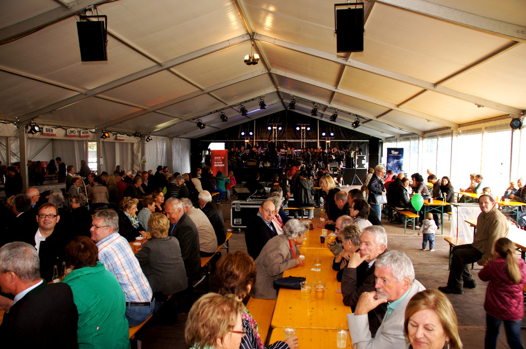 Fr__hschoppen am Sonntag.JPG