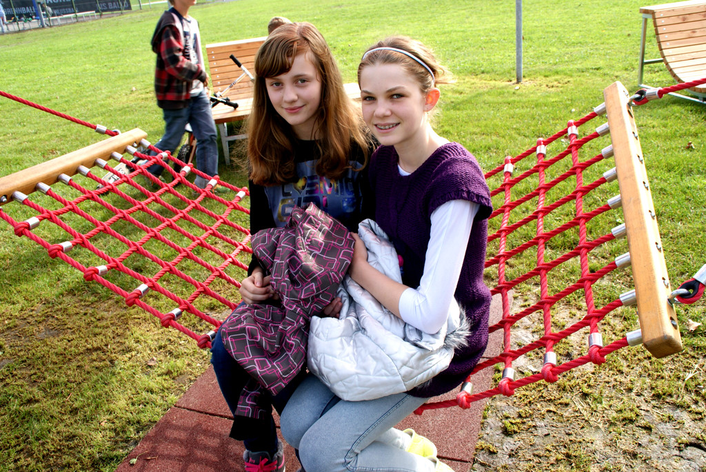 Mirjam und Mirjam beim Chillen.JPG