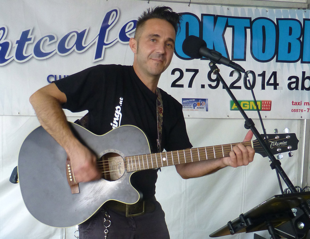 Markt12 18 Strings.jpg