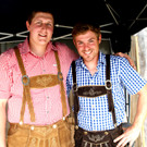 Daniel und Patrick sorgten f__r das leibliche Wohl.JPG