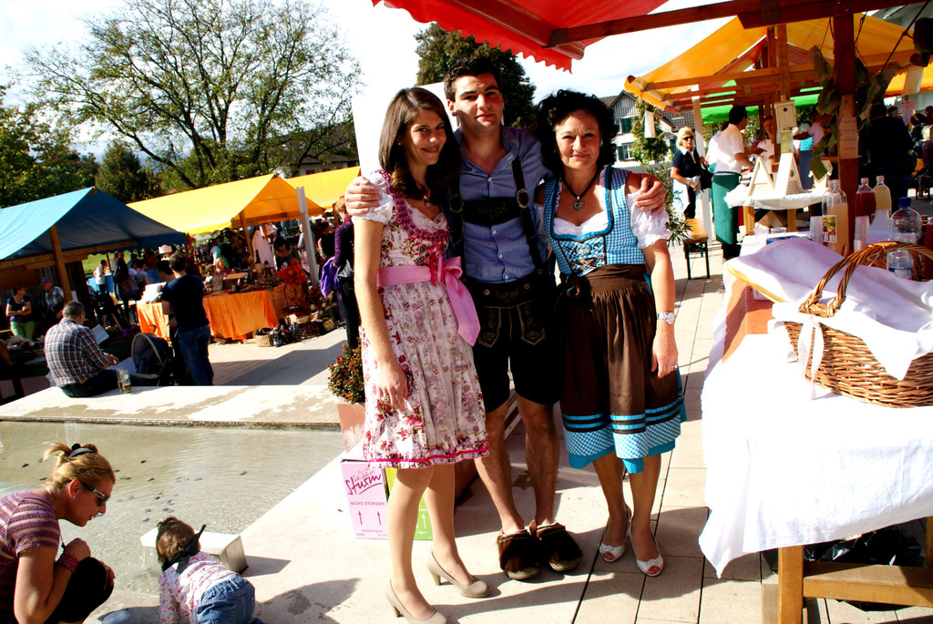 v_li_ Marika_ Michael_ Ruth.JPG