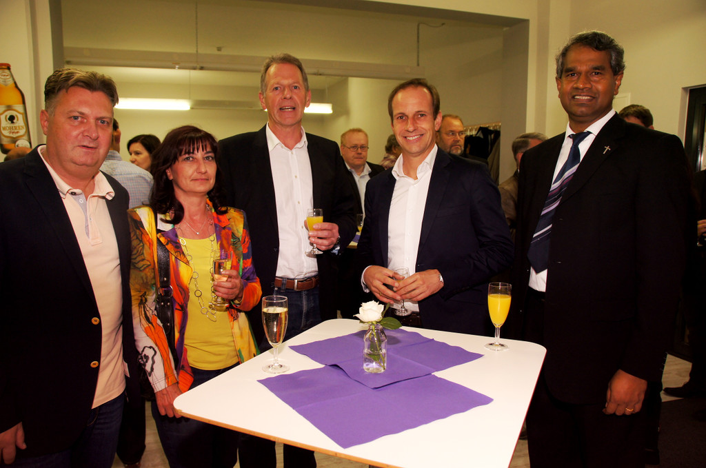Friedl und Yvonne Dold_ Richard Amann_ Dieter Egger_ Pfarrer Georg.JPG