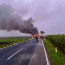 Lkw mit Sägespänen im Bezirk Hollabrunn in Brand