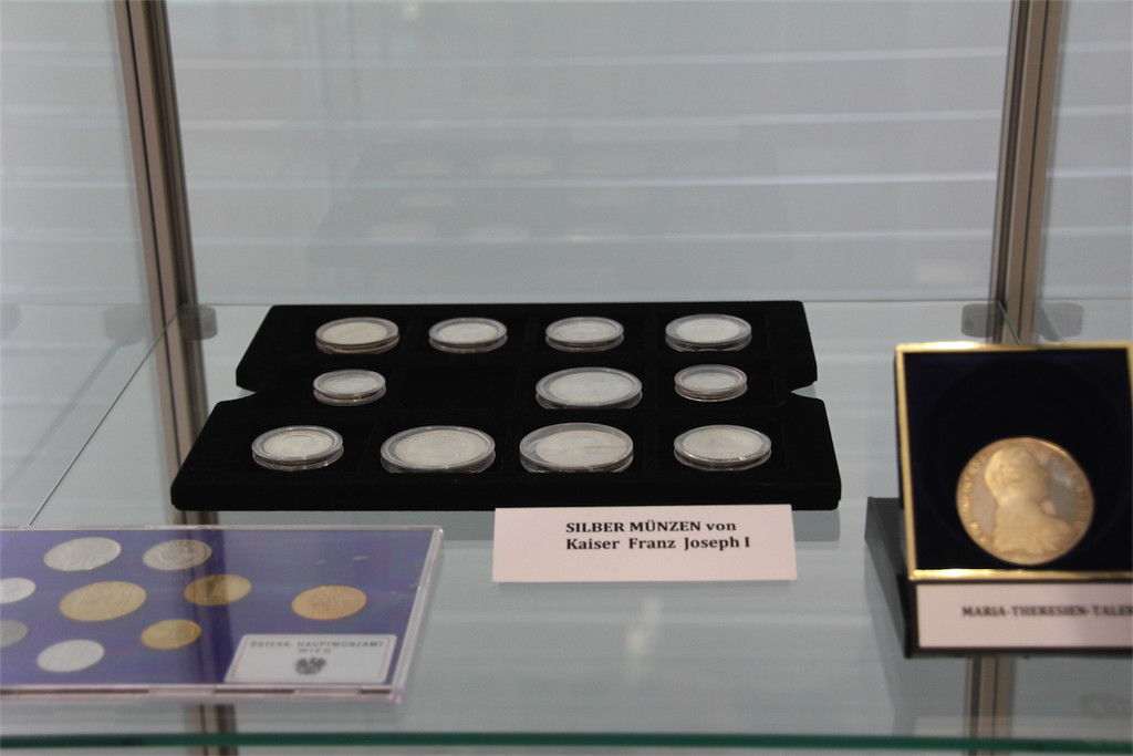 BK_Ausstellung Euro-Mu__nzen 1.JPG
