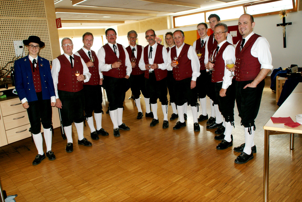 Die Emser B__rgermusik brachte ein St__ndchen.JPG