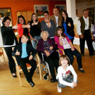 Karoline Strobl im Kreise ihrer Familie.JPG