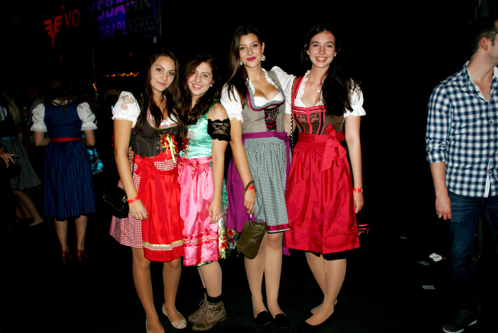 Hannah_ Melanie_ Jana_ Susi.JPG