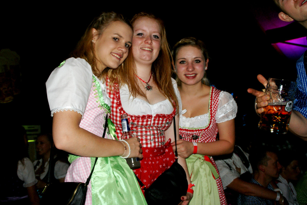 Julia_ Julia_ Melanie.JPG