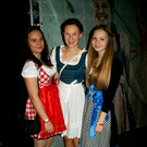 v_li_ Claudia_ Theresa_ Sarina.JPG