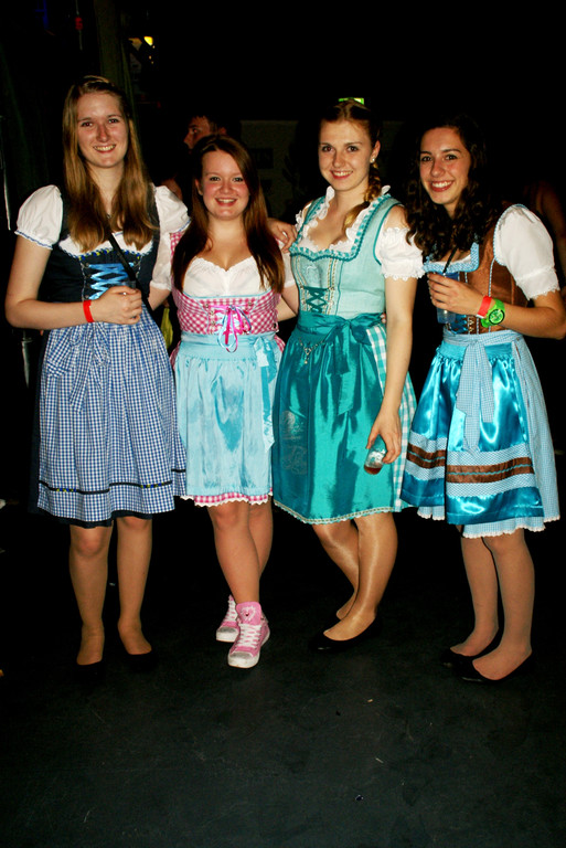 v_li_ Katharina_ Chiara_ Sarah_ Olivia.JPG