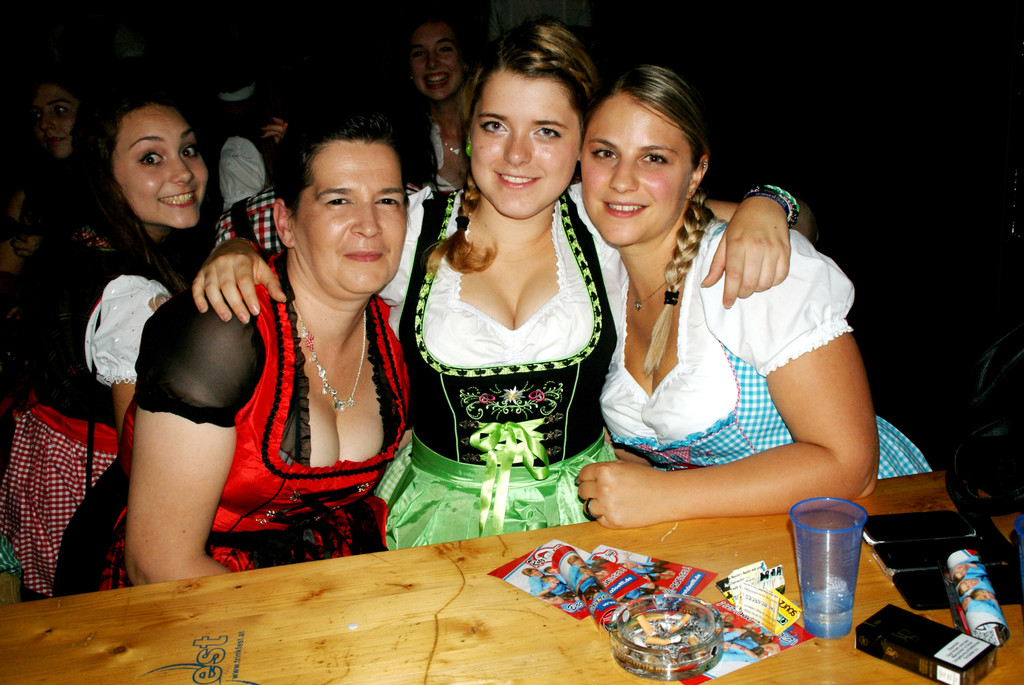 Vesna_ Rebecca_ Sonja.JPG