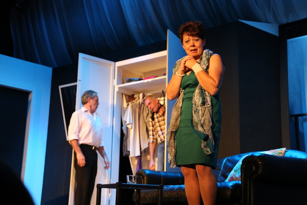 KOE_Theaterpremiere Die Leiche im Schrank 8.jpg