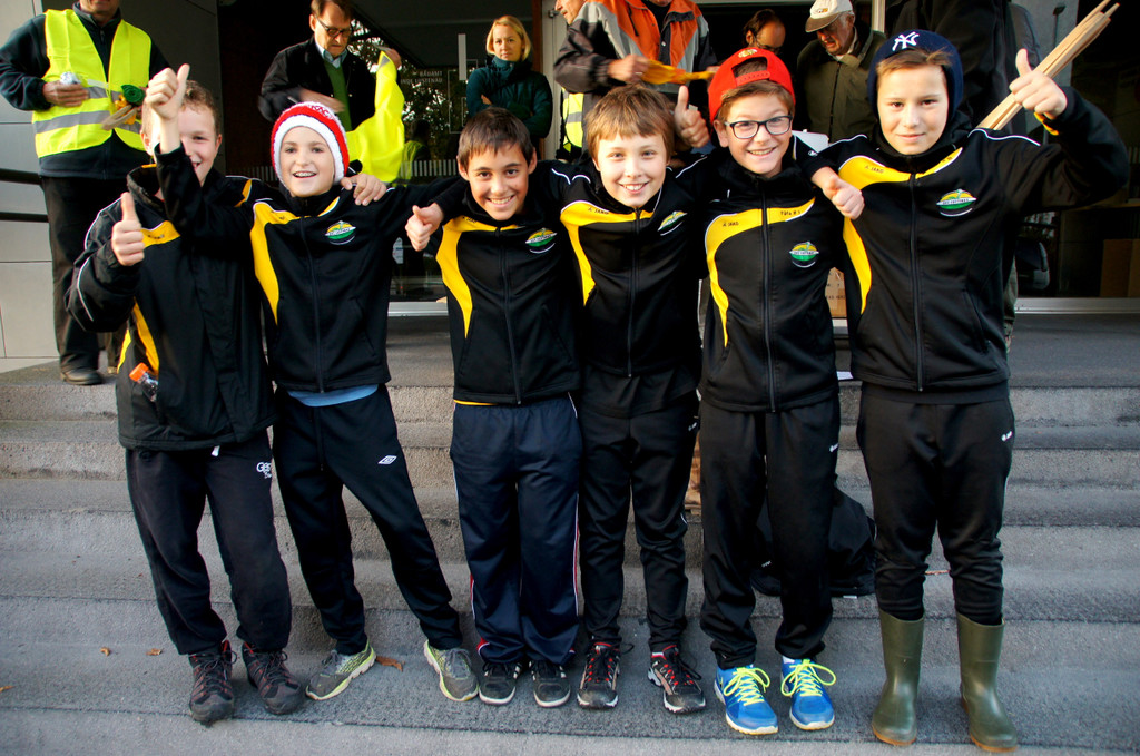 Luca_ Fabian_ Robin_ Stefan_ Alessandro_ Luca vom EHC.JPG