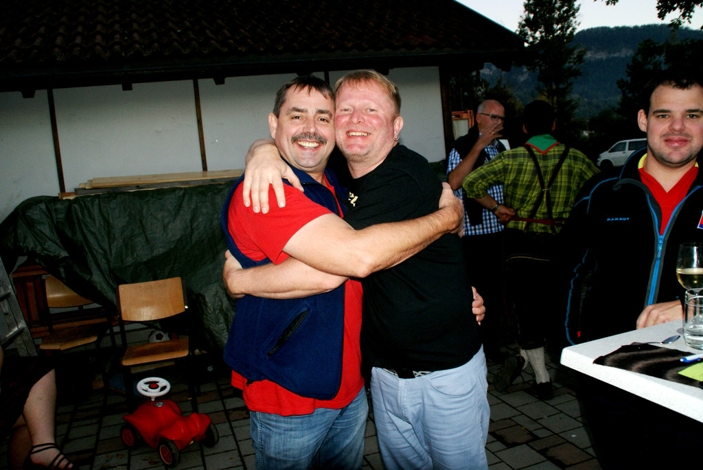 Gute Stimmung beim Buschenschank.JPG