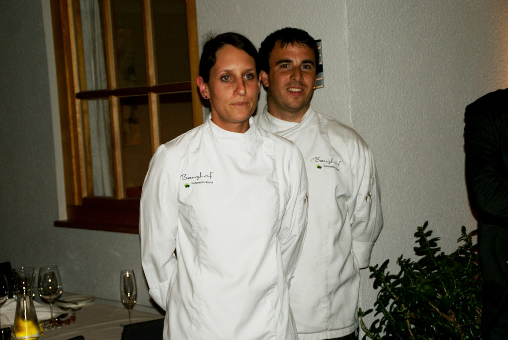 Melanie und Daniel - das Men__ wird serviert.JPG