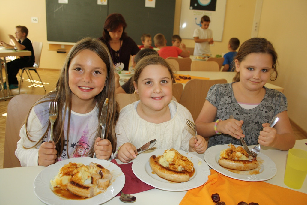 Mittagstisch Schulzentrum NEU 2014 _7_.JPG