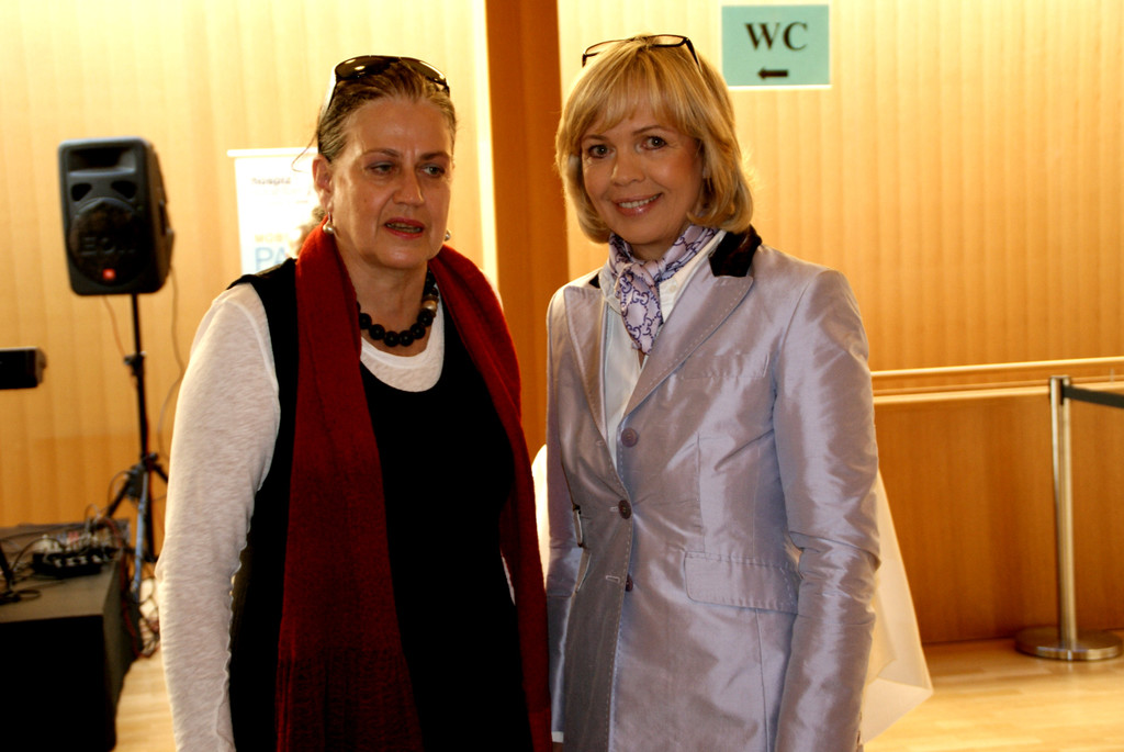 v_li_ Maria Bauer-Debois _Schulheim M__der__ Annelies Bleil _Leiterin HOKI_.JPG