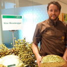 Andr__ Reichardt-Proksch von K__se Moosbrugger mit dem Mohren Hopfenk__se.jpg