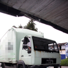 Lkw kracht gegen Bahnunterführung II