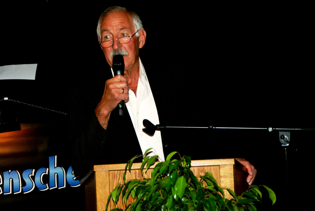 Kurt Almer f__hrt den Versch__nerungsverein mit Stolz auf seine G__rtner.JPG