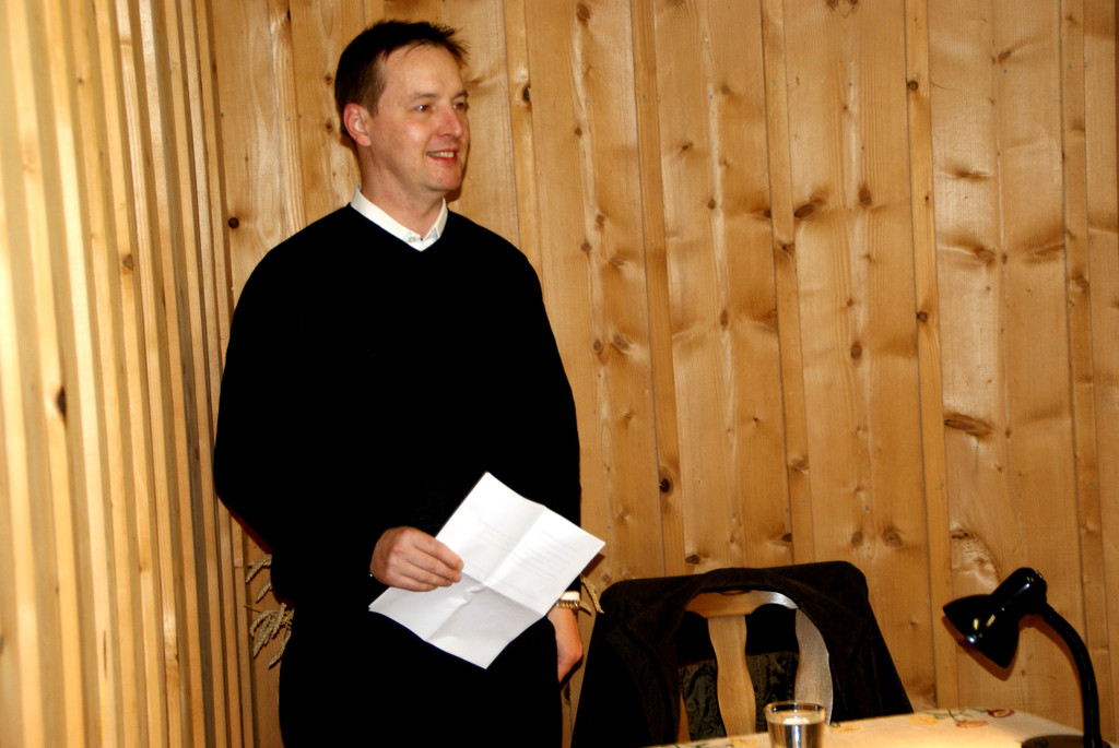 Burkhart H__fele begr____te den Gastleser.JPG