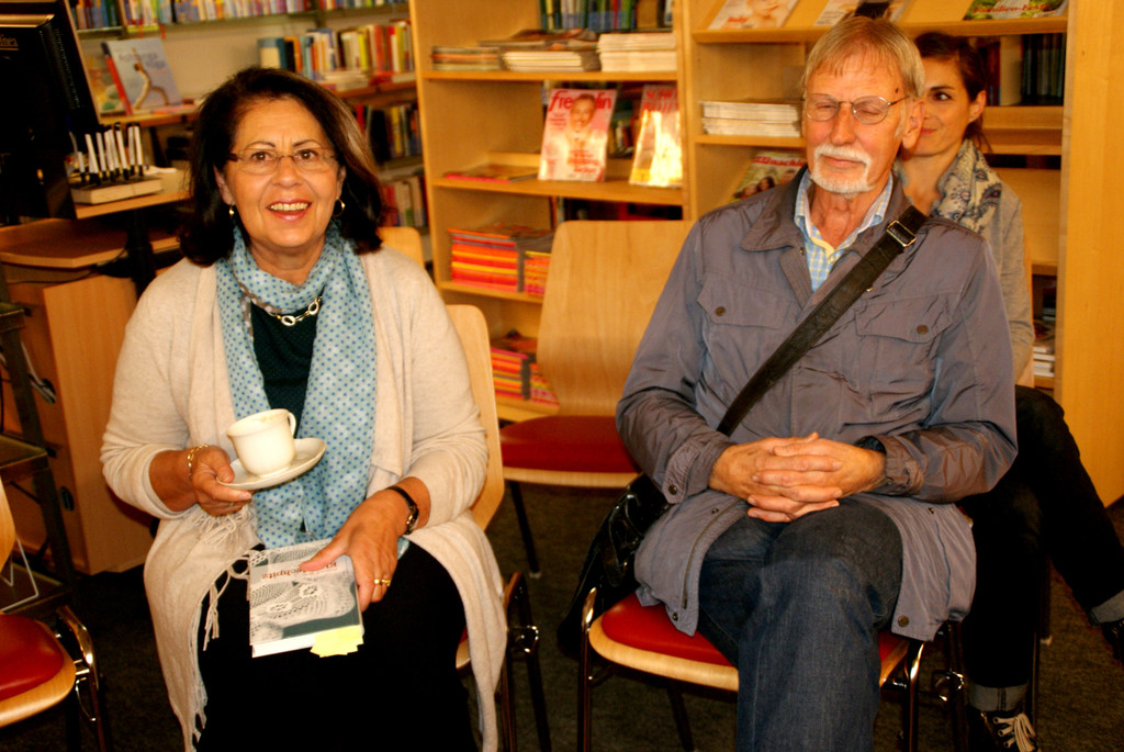 Elisabeth B__hler brachte ihr Buch Kl__pplschpitz mit.JPG