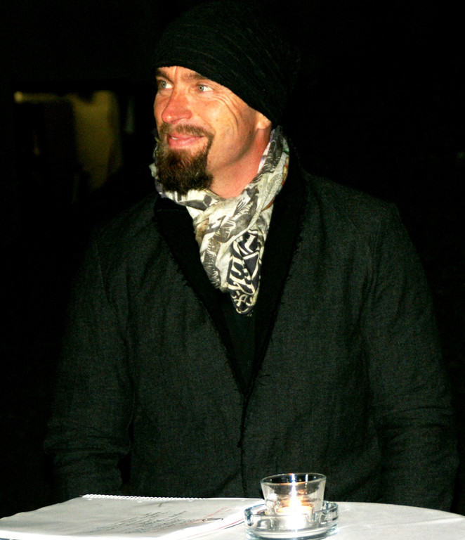 Marcus Messmer arbeitet mit der Kettens__ge.JPG