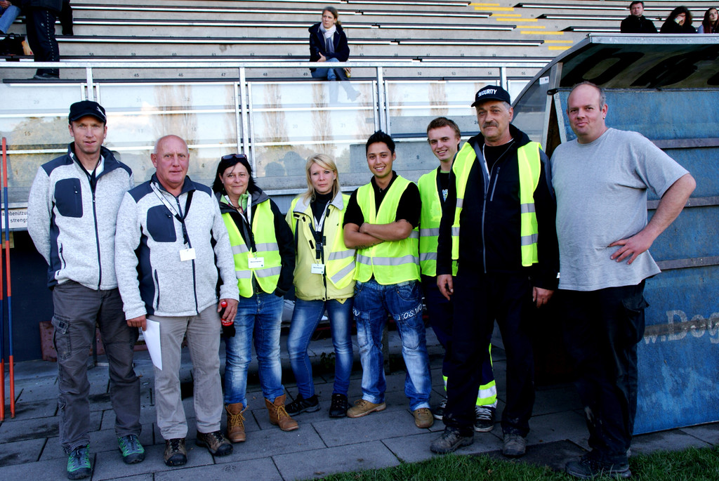 Albert Ritter mit seiner Staff-Crew.JPG