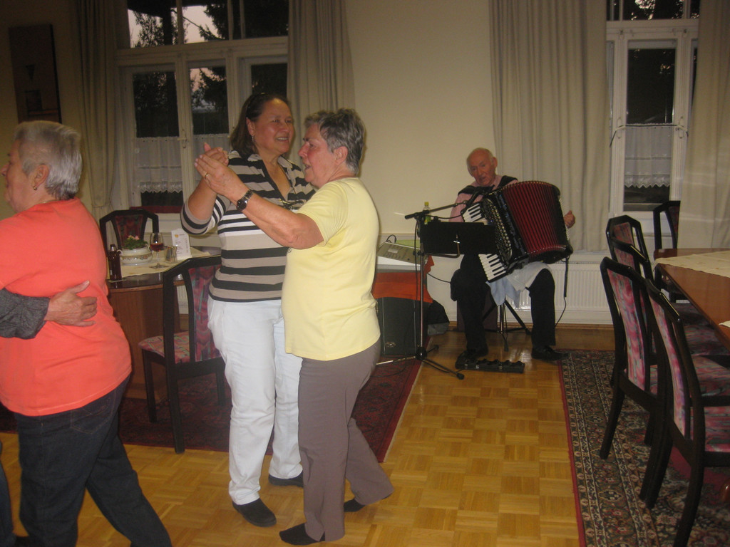 Tanznachmittag im Club 50_ am 28_10 _64_.JPG