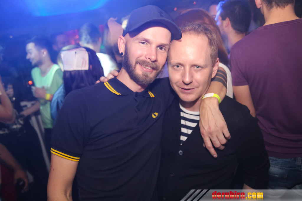 13871090.jpg