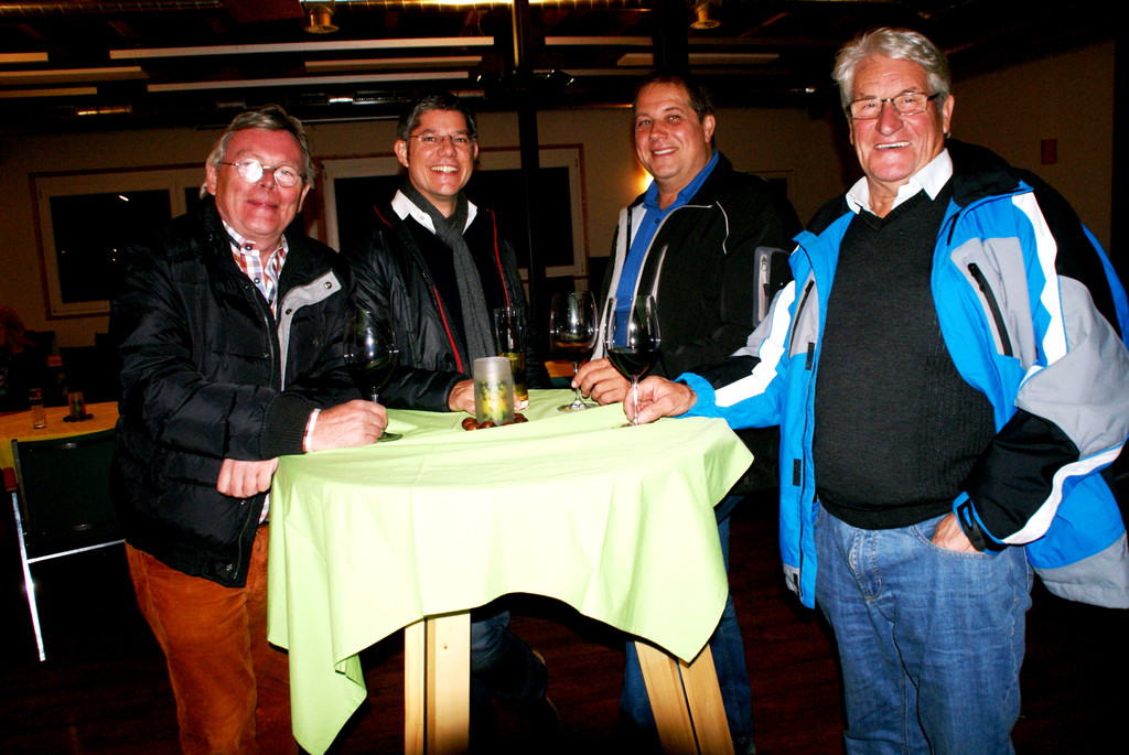 Man h__lt zum EHC_ v_li_ Hans_ Stefan_ Simon_ Gerhard.JPG