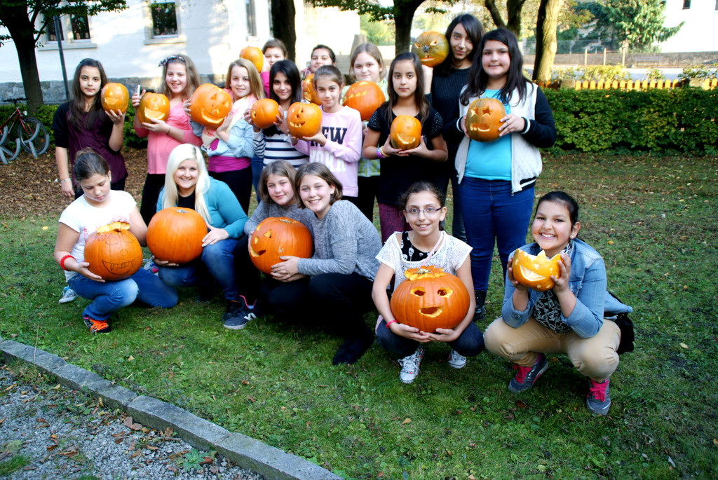 K__rbisschnitzen im M__dchencaf__.JPG