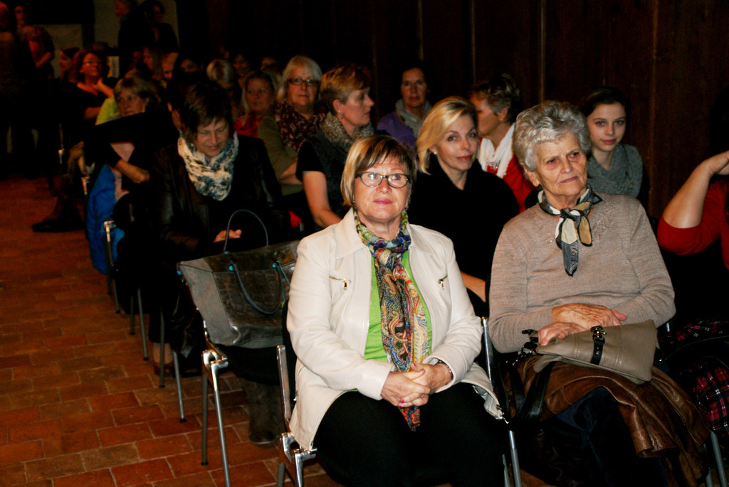 Gro__es Interesse an einem Frauenthema.JPG