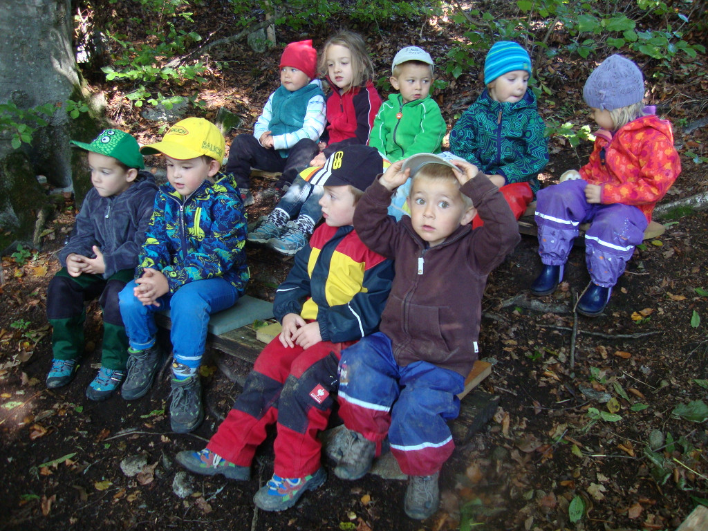 Waldspielgruppe 23_9 _19_.JPG