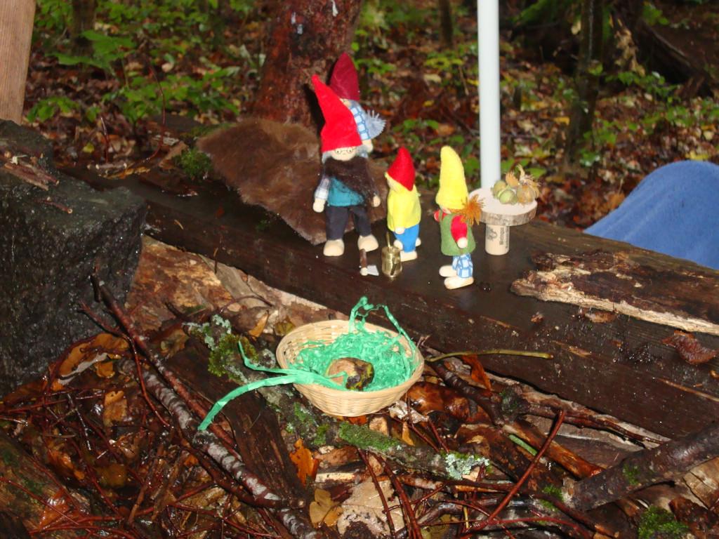 Waldspielgruppe am 1_10 _7_.JPG