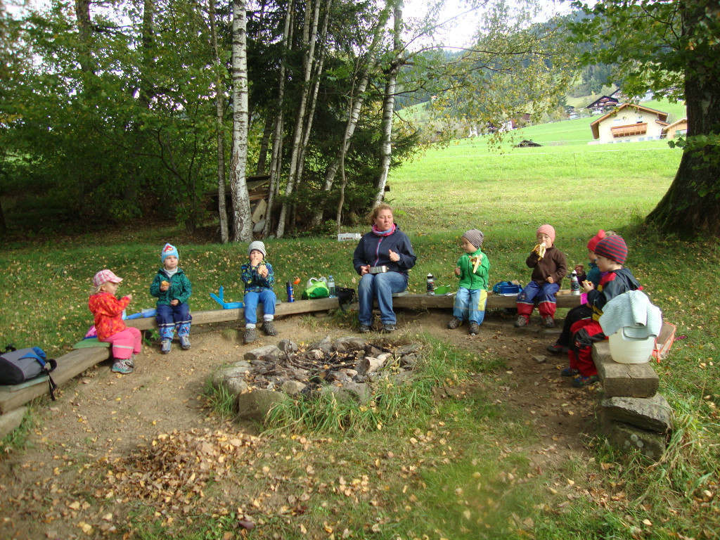 Waldspielgruppe am 8_10 _39_.JPG