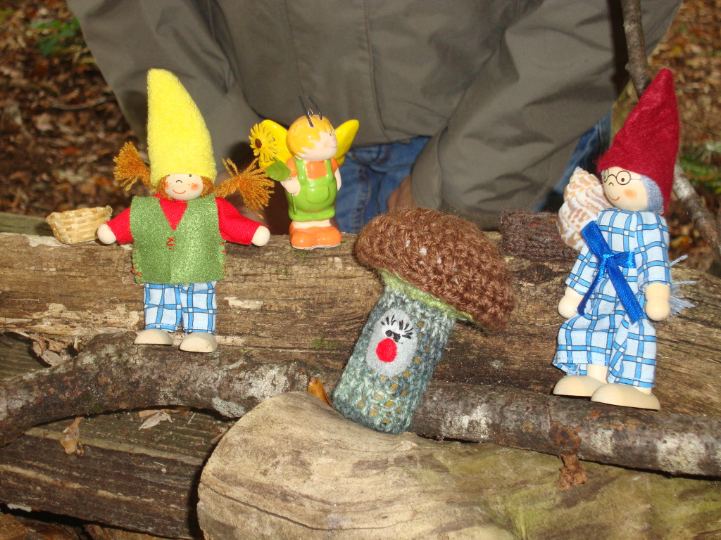 Waldspielgruppe am 8_10 _48_.JPG
