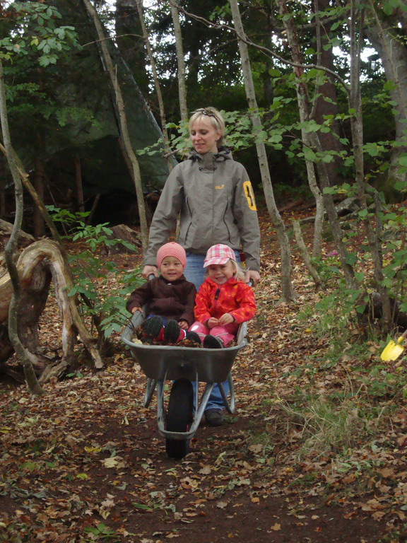 Waldspielgruppe am 8_10 _3_.JPG