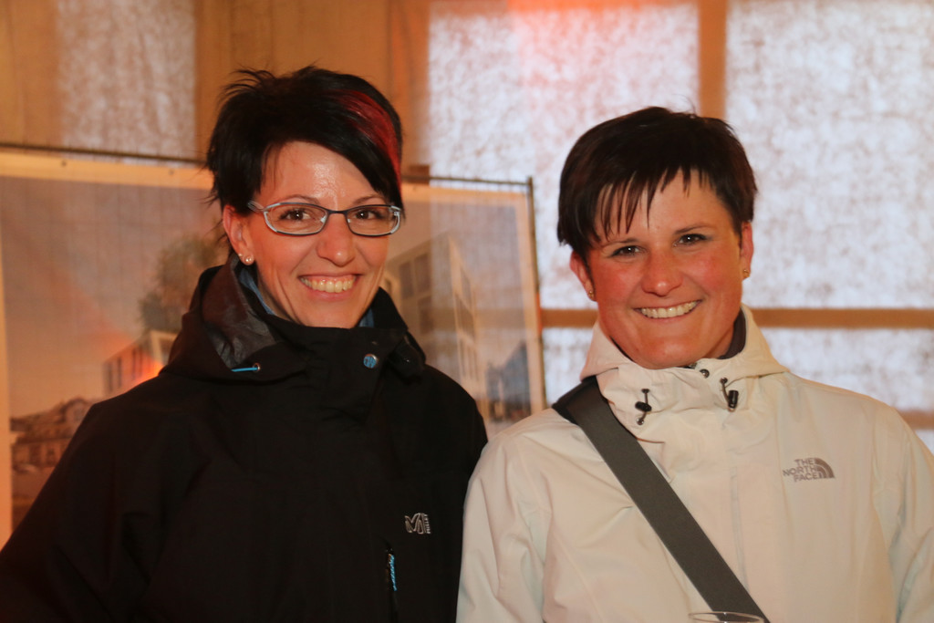 IMG_2902_Barbara M__ller und Rebecca Reardon _B__ro Fleisch Loser_.JPG