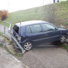 Pkw rollte in Wien-Penzing rückwärts über Böschung: Einsatz