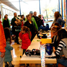 Gro__er Einkaufsspa__ beim Winterbasar.JPG