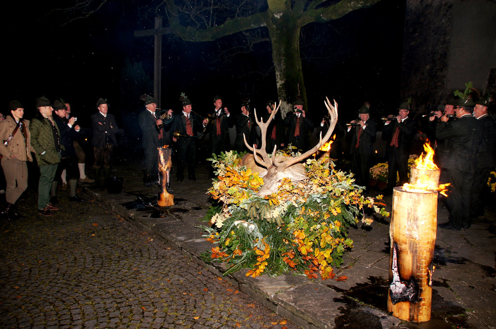 # Titelbild _38_ Feierliche Zeremonie beim Hubertusfest.JPG