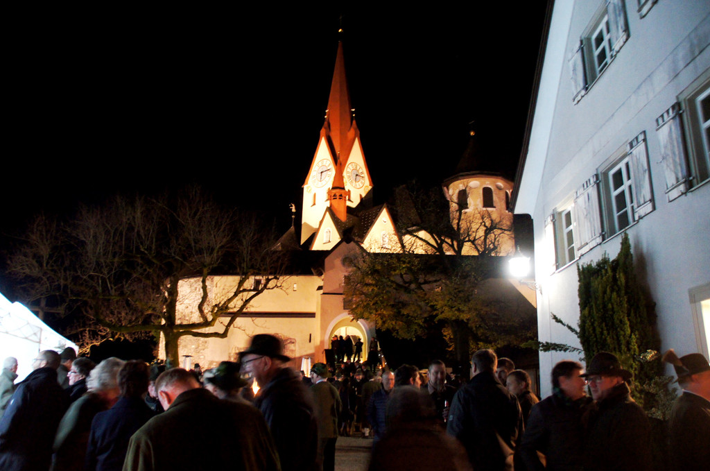 Traumhafte Kulisse vor der Basilika.JPG