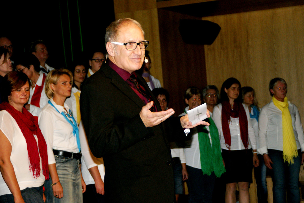 Gerhard Zugall reiste mit dem Publikum nach Afrika.JPG