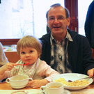 riebelsunntig opa mit enkel.jpg